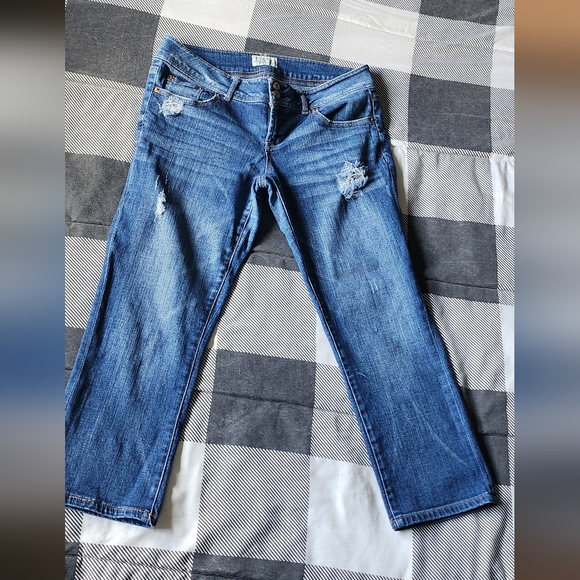 Aeropostale low rise capris - Picture 4 of 4